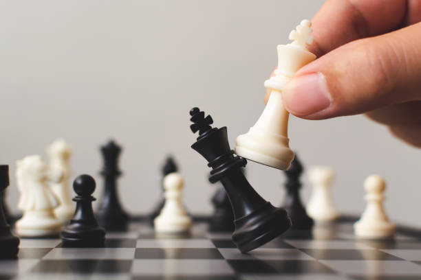 Шахматы для начинающих: история, правила, стратегии.